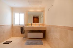 Puerto Banus Marina Apartment with Sea Views - Pass the Keys