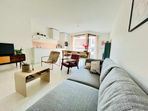 Chez meme gernoaze - unique 2 BR flat