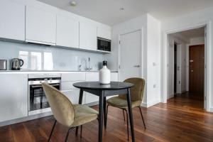 Blueground Fitzrovia terrace LON-450