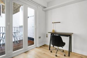 Blueground S Ken nr Gloucester Rd museum LON-108