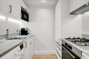 Blueground S Ken nr Gloucester Rd museum LON-108