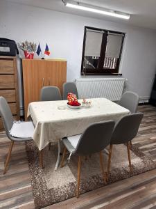 The Forest Nest Apartment