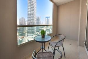 Elegant Marina Living Manchester Tower