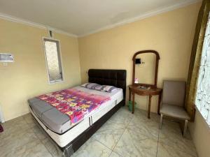 OYO LIFE 92844 Penginapan Cibodas