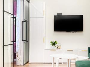 Premium & Quiet Apartment next to Main Square