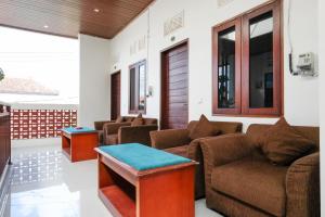 Urbanview Hotel Arta Guna Casa