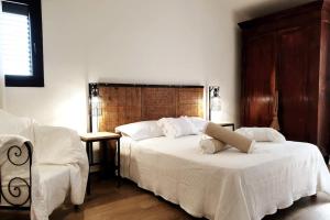 Charming house between port and city center