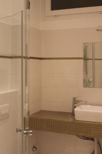 Opposite thermal bath, city centre, 2 bed, 2 bath