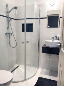 Opposite thermal bath, city centre, 2 bed, 2 bath