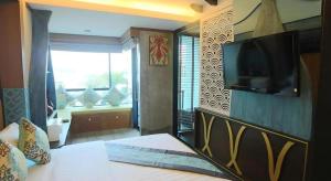 Phi Phi Nice Beach Hotel Hip