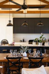 Merilli1885 - Luxury Tranquil Adult Escape