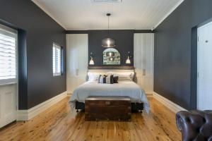 Merilli1885 - Luxury Tranquil Adult Escape