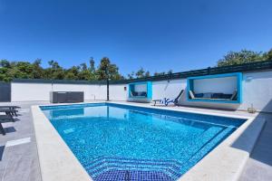 Villa Va.Lunga with pool and wirpool