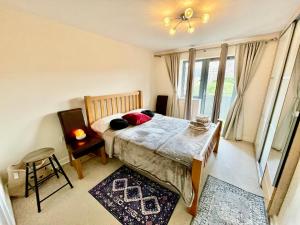 Luxury 2 Bedroom Apartment- Lake view - Free Parking - Wembley Stadium 5KM