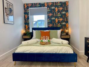 Sleeps 6 - Free Parking - Self Contained Flat