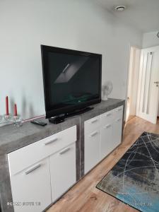 Domek ZOZO nad jeziorem w Okuniowcu