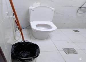 استوديوفي منطقه الوحده مول مع مدخل مستقل بالكامل مفروش وجاهز للسكن فوراً موقع مميز في منطقة الوحدة مول هدوء راحة وصول سريع لكل الخدمات من