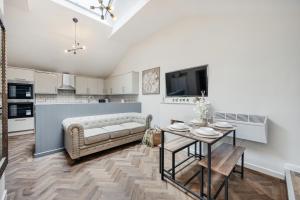 Colquitt House - Air Host & Stay - 8BR Sleeps 16