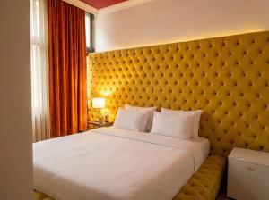 Artist City Center Hotel