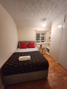 Just Like Home I Spacious 3BR I Sleeps5 I Parking I Fast Wi-Fi I LongTerm Rates