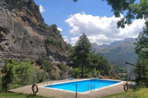 La Terraza de Escarrilla, con piscina