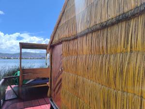 Uros Quechua, Titicaca Sleep