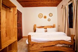 Kienyeji Wooden Rest Arusha