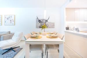 Sun and Style Apartment