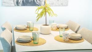 Sun and Style Apartment