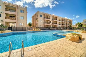 Royal Seacrest Star - near Venus Beach