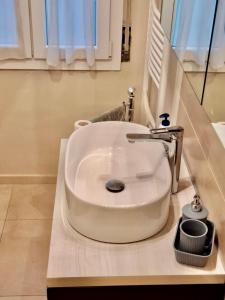 Apartment near hospital and university