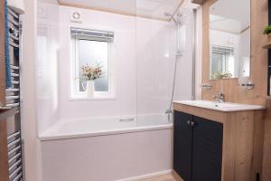 Olive Lodge Benllech