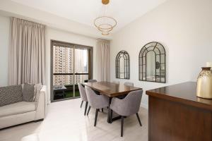 Bright Apartment with Large Balcony and Water View in JBR