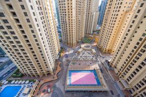 Bright Apartment with Large Balcony and Water View in JBR