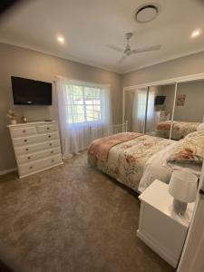 Gold Coast Countryside, Near Theme Parks and Beach