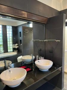 Beautiful villa walking distance from Bangtao Beach