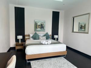 Beautiful villa walking distance from Bangtao Beach