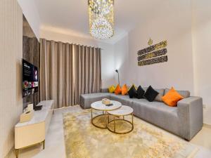 Cozy 2BR Canal Residence Sports City