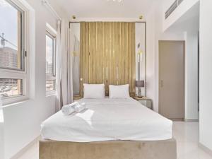 Cozy 2BR Canal Residence Sports City