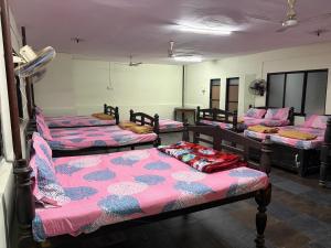 Green Waves - Budget Stay & Group Accommodation