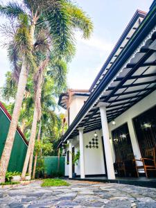 Oni Omi Vlla Hikkaduwa