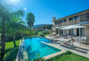 Owl Booking Villa Tereu - Luxury Retreat with Mountain Views