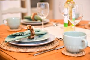 Modern 3 Bed Home in Swansea with Smart TVs Sleeps 7