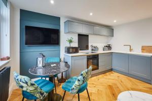 Host and Stay - The Seaview Lookout