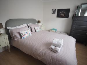 Two bd house with private parking