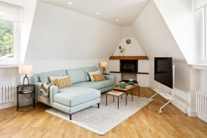 Miramar Attic by FeelFreeRentals
