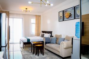 Sunset Stays near UN & Village Market