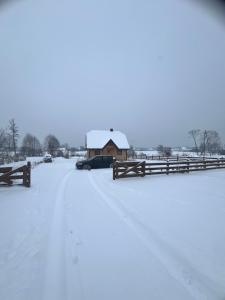 Życie- Roztocze Domek ze stawem i rzeką