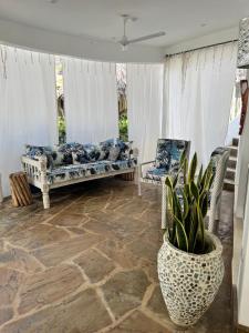 Cosy cottage 2 Marine Park at Malindi Beach