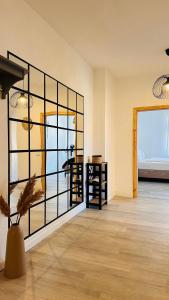 AMAO Brown - City Center - 85 m2 - King-Size Bed - Private Parking - Storchenturm - bis 10 Pers 2Whg